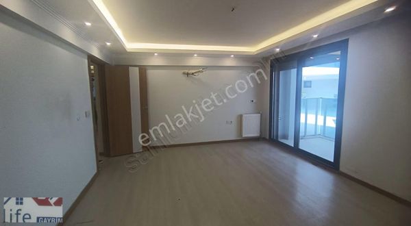 Life Gayrimenkul'den Yatırıma Uygun Site İçerisinde Satılık 2+1