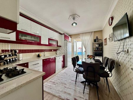 Taşcılar'dan Merkezde Çift Banyolu G.odalı Kilerli Sitede 4+1