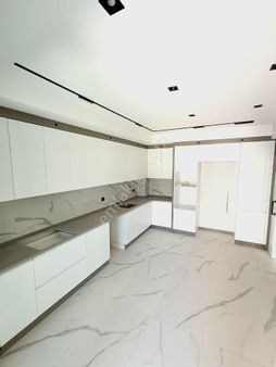 İncilipınar Parkı Mevkii 150m² 3+1 Arakat Asansörlü, Cam Balkonlu Daire