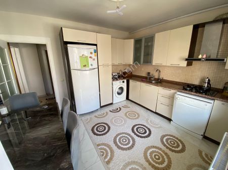 Arda'dan Mersin Yenişehir Barbaros'da Satılık Geniş Yapılı 2+1