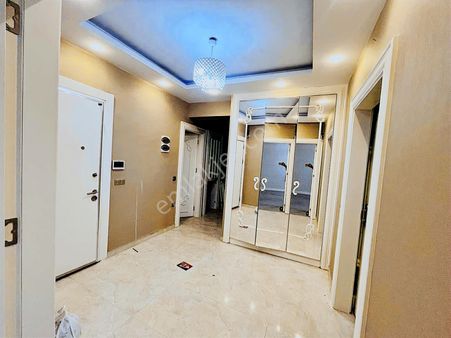 Fıstıklık Beylerbeyi Ana Cadde Üzeri Satılık 3+1 Muazzam Daire