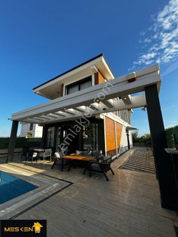 Didim Efeler Mah.'de 300 M2 Arsa İçinde Kelepir Fiyat 3 Yaşında Lüks Tam Müstakil Villa