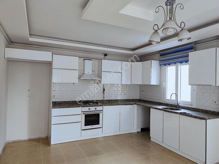 Okullar Bölgesinde 4+1 Geniş Ferah Satılık Daire