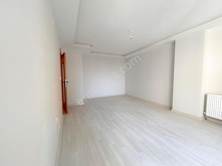 Emlak Dünyası'ndan Girne Mahallesinde Satılık 2+1 85 M2 Daire