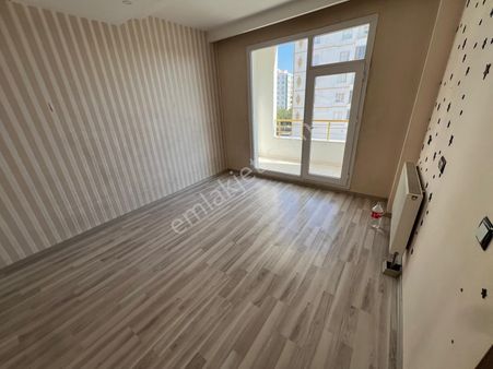 Bağcılar Eski Siverek Yolu Üzeri 3+1 Satılık Daire