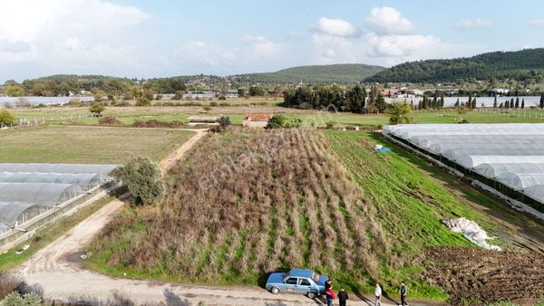 İzmir Değirmenderede Satılık Tektapu 2.650 M2 Yatırımlık Köşe Tarla
