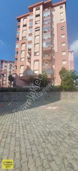 Karşıyaka Ketenci Sitesinde 3+1 Kiralık Daire