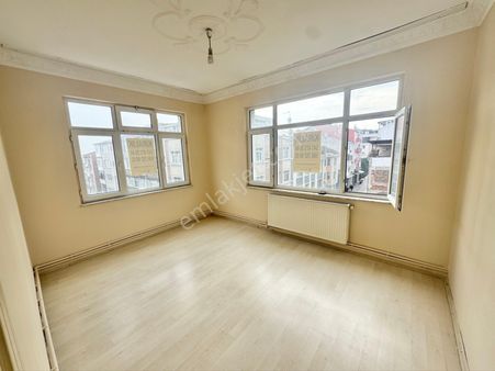 Altın Emlak'tan Hastane Ve Marmaray Yakını Kiralık 2+1 Daire