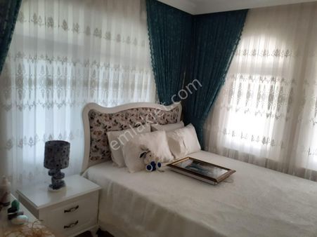 Akşehir Yeni Mahallede Satılık İçi Yapılı 3+1