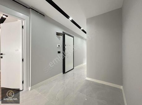 Ziraat Bankası Yakını Asansörlü 2+1 Arakat