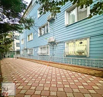 Beylikdüzü'nde Geniş M2 Alana Sahip İki Teraslı Daire -nuev