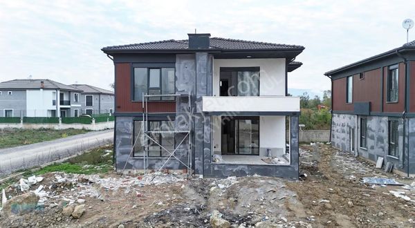Metsadan Yahyalar Mahallesinde 220 M² 4+1 Satılık Müstakil Villa