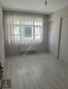 Günaydın Mah Pazar Caddesinde Ara Kat 2+1 Kiralık Daire