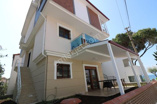 Denizli Öğretmenler Sitesi'nde Kiralık Deniz Manzaralı Eşyalı 2+1 Daire