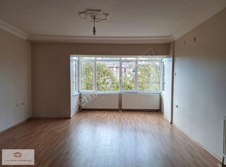 Ana Cadde Üzerinde Satılık 2+1 Daire