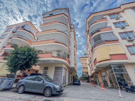 Alanya Oba'da Satılık 3+1 Ayrı Mutfak 180 M2 Daire