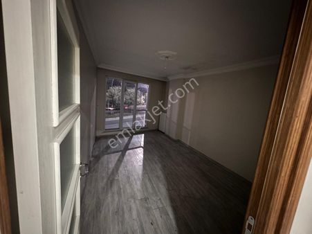 Üç Kardeşler'den 50.yıl Mahallesinde 2+1 Ferah Yeni Bina Kiralık 95m2 1. Kat