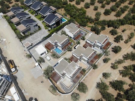 Güre'de Edremit'in En Değerli Konumunda 5+1 Villa