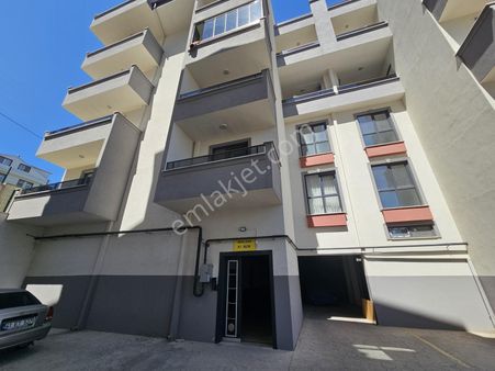 Barbaros Mah.'de Müstakil Bahçeli 3+1 135m² Bahçe Dubleks Daire