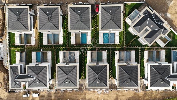 Davutlar ‘ Da Özel Havuzlu Sıfır 3+1 Villa