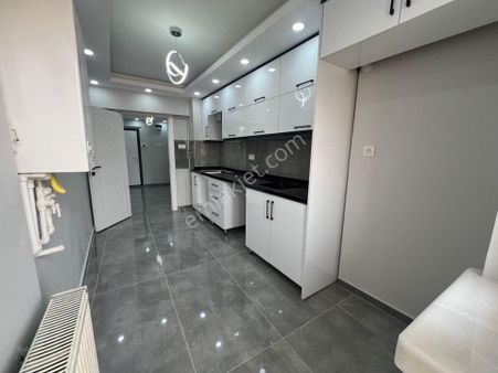 Bilgen Vatan'dan Pınarbaşı Mahallesi Cadde Yakını Megalüks Yapılı Masrafsız 3+1