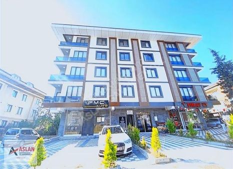 Çengelköy Sultanmurat Caddesinde 50 M² Kiralık Dükkan