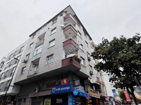 Mevlana Cami Yakını Cadde Üzeri Daire 3+1