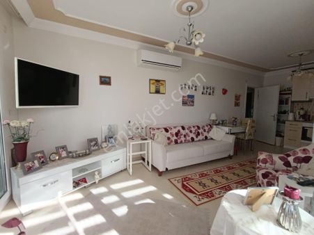 Kuşadası Merkezde 2+1 Acil Satılık Daire