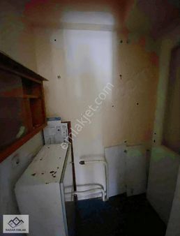 Balçova Mithatpaşa Caddesine 50m Doğalgazlı Arakat 3+1 Daire