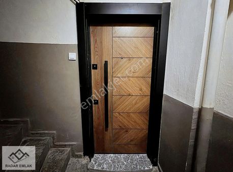 Mithatpaşa Caddesinde Arakat Full Tadilatlı Lüks Daire