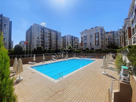 Beylikdüzü Vista Konakları Havuz Manzaralı Eşyalı Satılık Daire