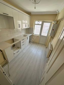 Ankara Kazanç'tan Masrafsız Cadde Üzeri Geniş Güzel Uygun Fiyatlı Satılık 3+1 Daire