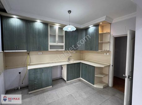 Balıkesir Karesi Atatürk Mahallesi Kiralık 4+1