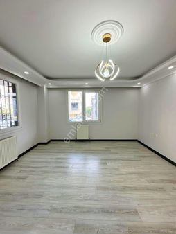 Beylikdüzü Yakuplu Mahallesi'nde Kiralık 2+1 Daire