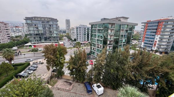 Bayraklı Osmangazide Yıldız Sit.de Otoparklı Satılık 3+1 Daire