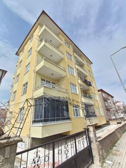 Nasreddin Emlaktan Perşembe Pazarı Altı Satılık Daire