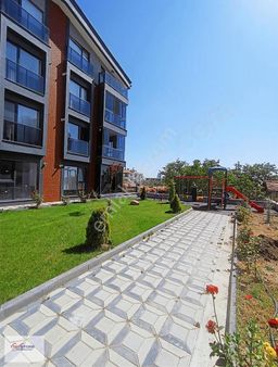 Taş Rustik' Te 2+1 Peyzaj Manzaralı Bahçe Kullanımlı Daire