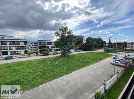 Mavi'den Serdivan Vatan'da Site İçi Y.ısıtmalı 3.kat Güney Cephe