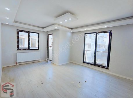 Sezer Emlak Halit Kacır'dan Satılık 2+1 Ara Kat