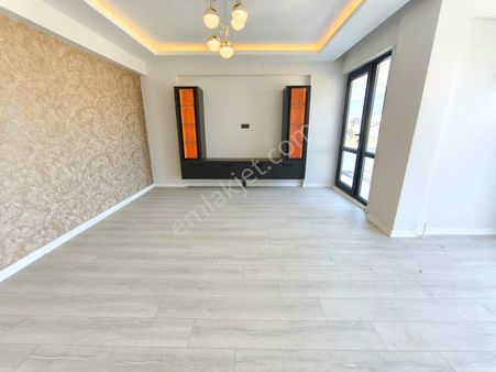 Vahdet'ten İkizçayda 3+1 Ayrı Mutfak Harika Cepheli Lüks Daire !