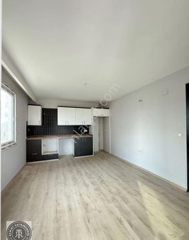 Remint’den Yüzüncü Yıl Mahallesinde Geniş 3+1 Açık Mutfak Hasarsız Satılık Daire Kaçmaz Uyhun Fiyat!