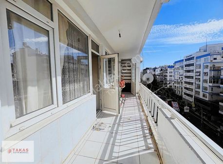 Güllük Cadde Üzeri 3+1 Eşyalı Kiralık Daire