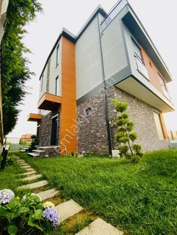 Re/max Palastan Darıcada Geniş Aileler İçin 2 Tapulu İkiz Villa