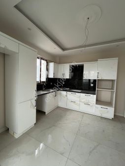 Zafer Mahallesinde Yeni Yapıların Bulunduğu Alanda Kiralık Sıfır 2+1 Daire