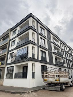 Zeki Emlak'tan Muradiyede Satılık 3+1 Ebeveyn Banyolu Lüks Daire