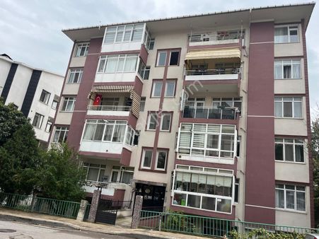 Mus İnşaat Emlaktan İzmit Şirintepe Ögretmenler Sitesinde Satılık Daire