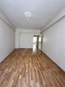 Agm'den Müthiş Konumda 2+1 Asansörlü Satılık Daire Fırsatı Acil