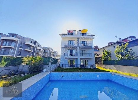 Yeniköy Merkez Havuzlu Otoparklı Site İçinde 2+1 Çatı Dubleks