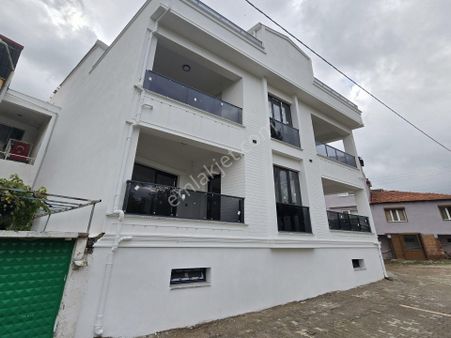 ▀jet Emlaktan Zeytinli'de Tasarımıyla Göz Kamaştıran Satılık 2+1