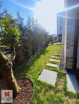 Bahçeşehir D14 Demiröz Sitesin'de 220m2 5+2 Satılık Villa